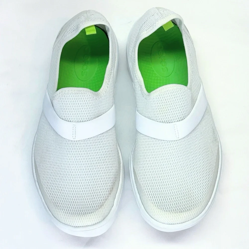 Oofos OOmg eeZee Low Slip-On Shoes Knit White On White Mens Size 7 EU 38
